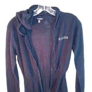 Dereon womens top!! Size M